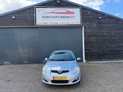 Toyota Auris - 1.6-16V Sol