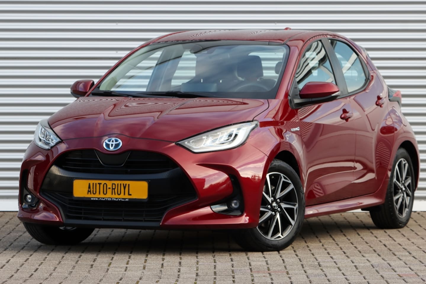 Toyota Yaris - 1.5 Hybrid Dynamic Carplay / Camera / Stoel verw. - AutoWereld.nl