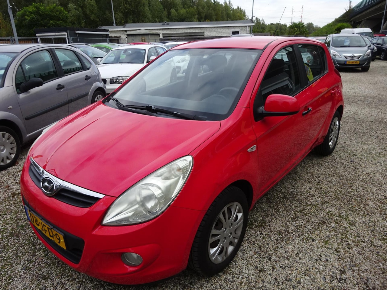Hyundai i20 - 1.2i Business Edition 5drs airco stuurbekr - AutoWereld.nl