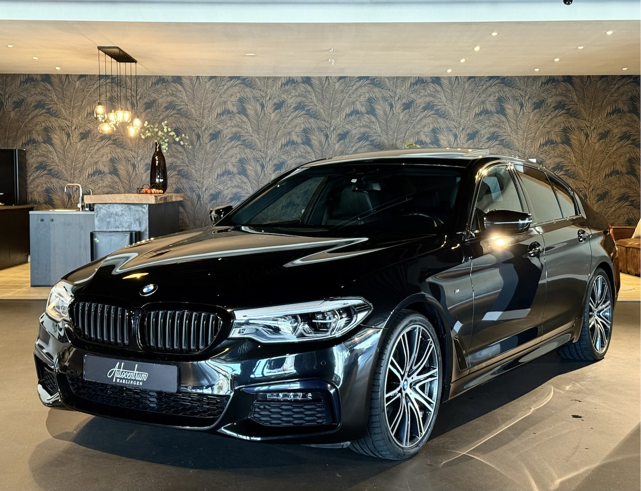 BMW 5-serie - 520i High Exe I 20" INDIVIDUAL I Nappa I NL Auto - AutoWereld.nl