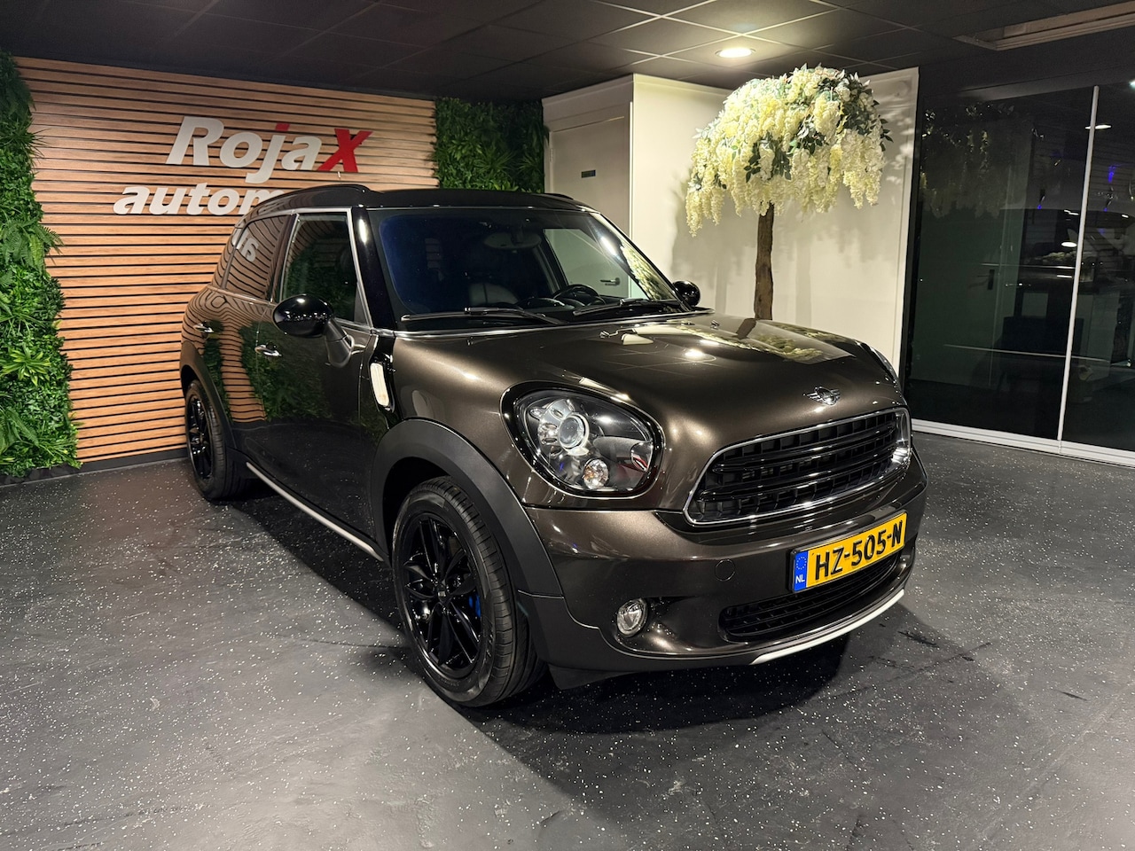 MINI Countryman - Mini 1.6 Cooper Pepper LEDER/NAVI/LED/NWE APK. - AutoWereld.nl