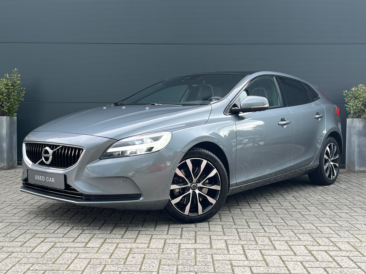 Volvo V40 - 1.5 T3 Dynamic Edition | Panoramadak | Keyless | Camera | DAB | - AutoWereld.nl