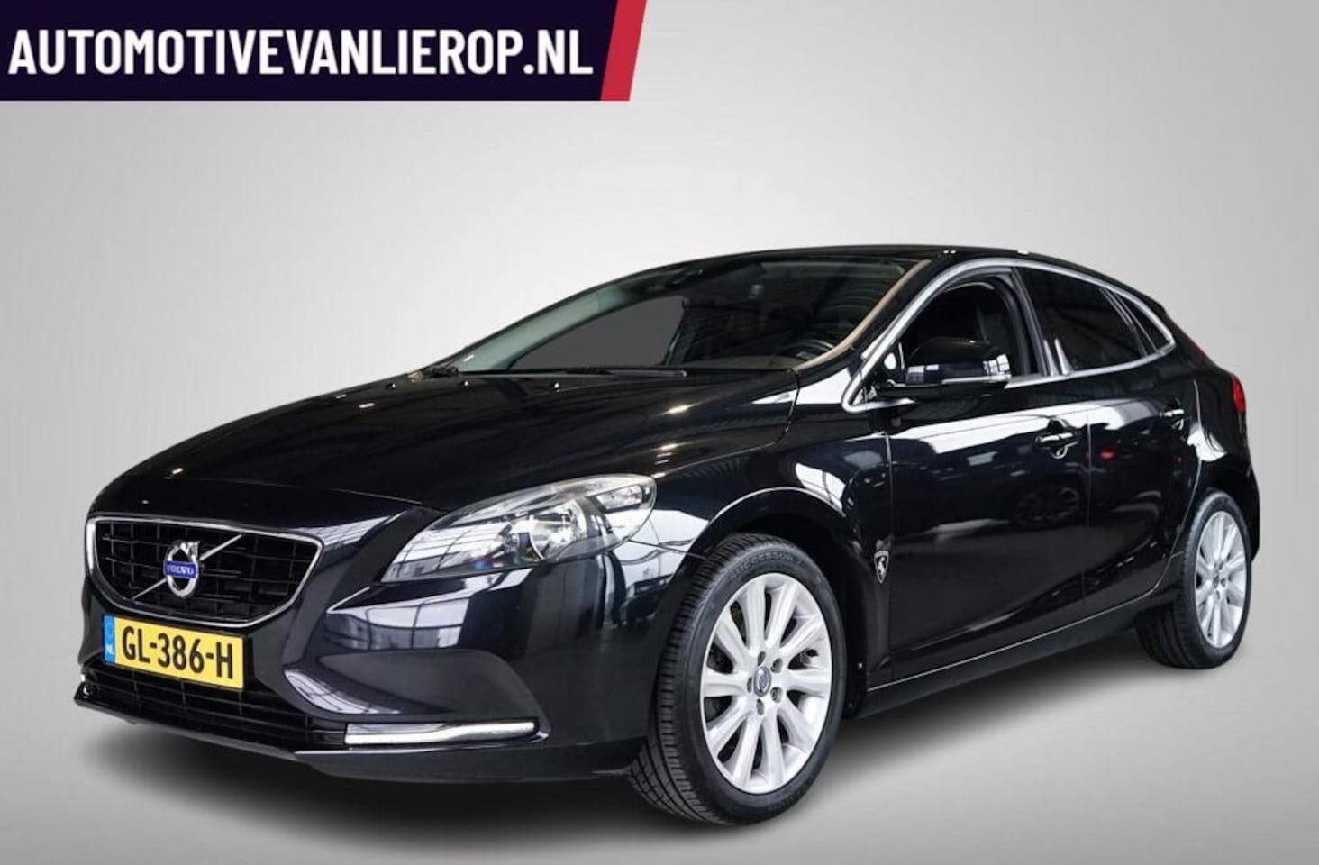 Volvo V40 - 1.6 T2 Summum COMPL. HISTORIE | NIEUWE DISTRIBUTIERIEM - AutoWereld.nl