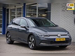 Volkswagen Golf - 1.5 eTSI Style Trekhaak ErgoActive Carplay Navigatie