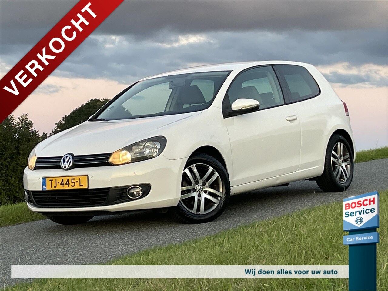Volkswagen Golf - 1.4 / Navi / Cruise / Clima / Pdc / Lichtmetaal / Bleutooth - AutoWereld.nl