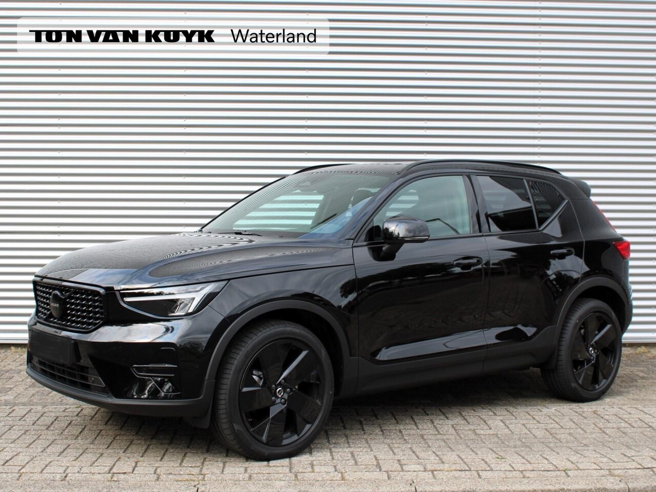 Volvo XC40 - 2.0 B4 Plus Black Edition Automaat / Panoramadak / Privacy Glass / Microtech Nubuck bekled - AutoWereld.nl