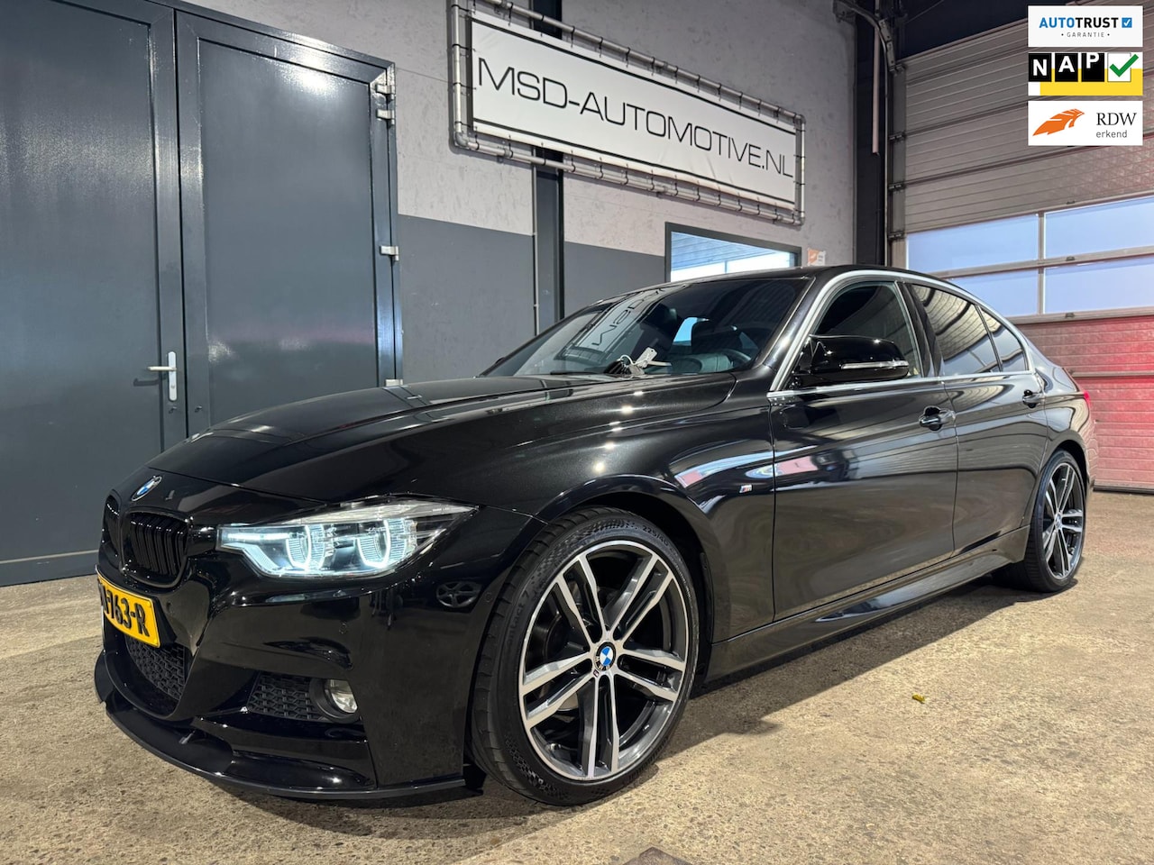 BMW 3-serie - 320i High Executive M-Pack Camera Stoelverwarming NAP - AutoWereld.nl