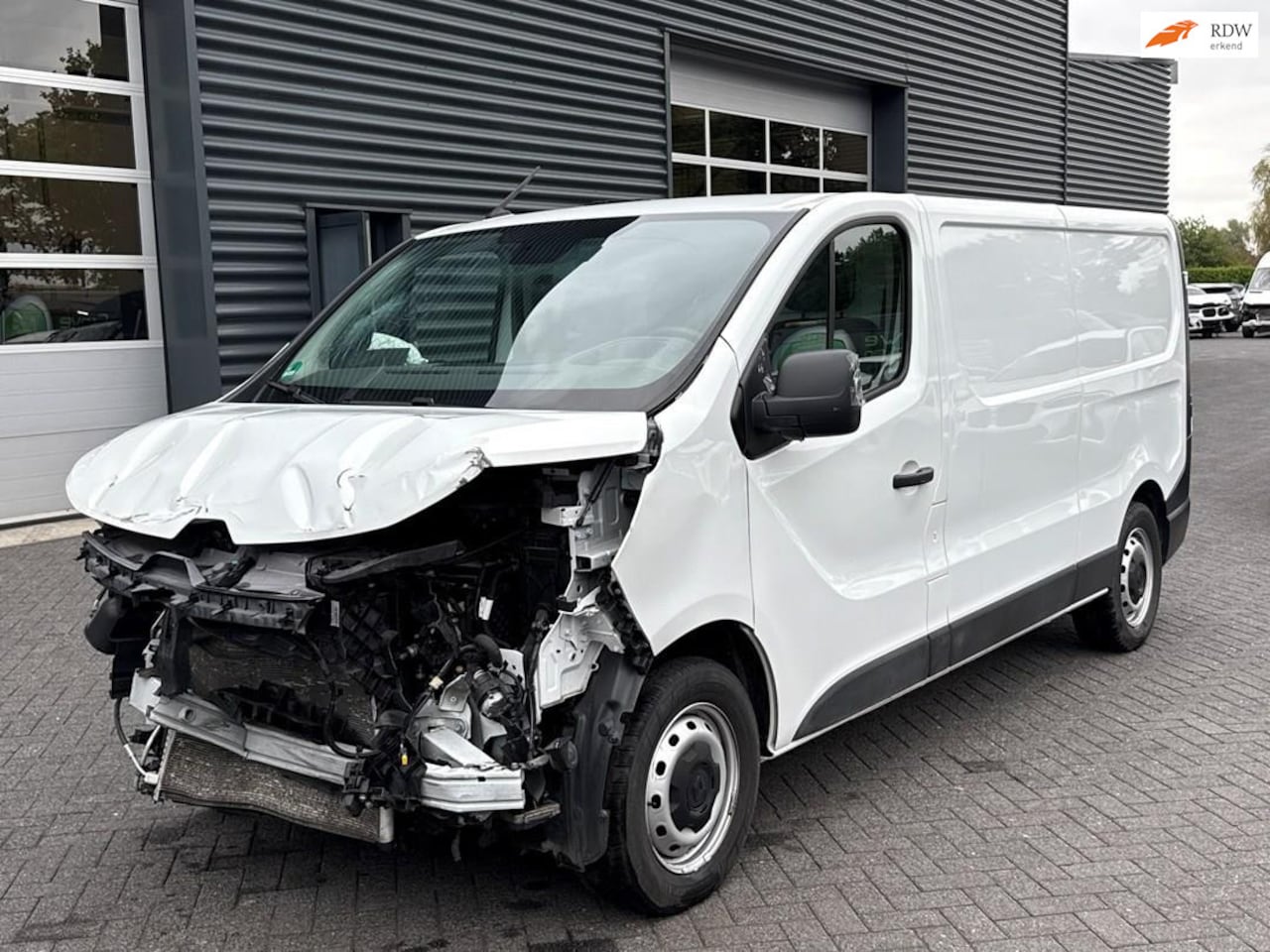 Renault Trafic - 2.0 dCi 130 T30 L2H1 Work Edition, Clima, PDC - AutoWereld.nl
