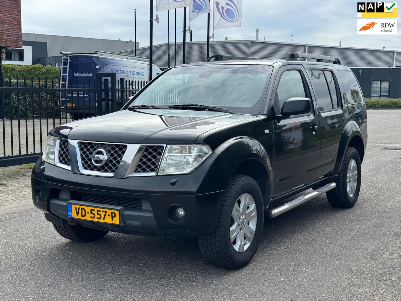 Nissan Pathfinder - 2.5 SE Comfort Export - AutoWereld.nl