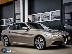 Alfa Romeo Giulia - 2.0T Super BTW Auto | DNA | LANE ASSIST | 19" LM VELGEN | NAP