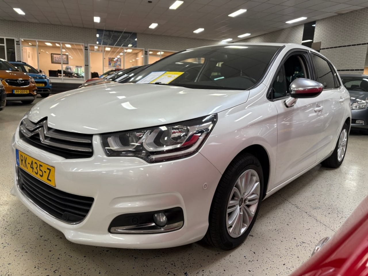 Citroën C4 - 1.2 Navigatie PDC parkeerhulp ECC Airco Multimedia - AutoWereld.nl