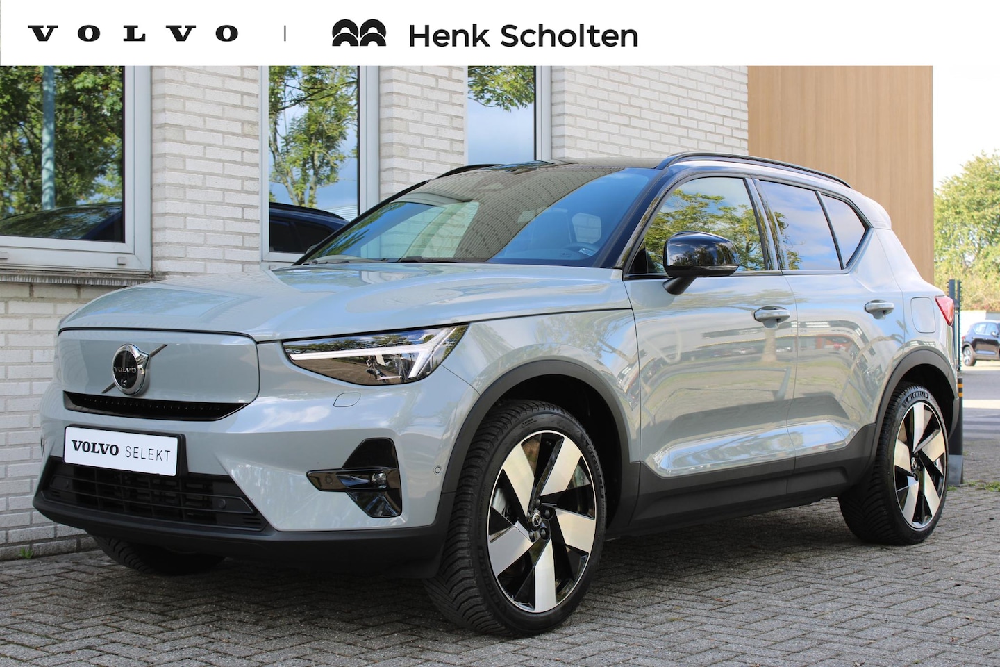 Volvo XC40 - Recharge Twin Ultimate 82 kWh | Vapour Grey | LED |  20" 5-Spaaks Black / Diamond Cut velg - AutoWereld.nl