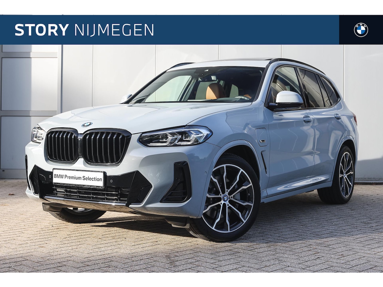BMW X3 - xDrive30e High Executive M Sport Automaat / Panoramadak / Trekhaak / Sportstoelen / Achter - AutoWereld.nl