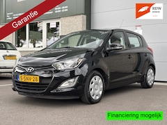 Hyundai i20 - 1.4i i-Motion Automaat Airco Trekhaak Elekramen