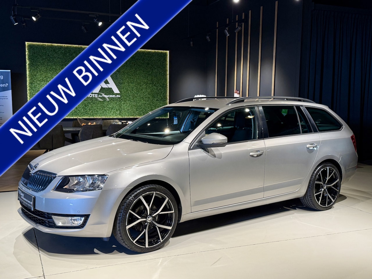 Skoda Octavia Combi - 1.2 TSI Ambition Navi|Carplay|Cruis|PDC|Trekhaak Grijs - AutoWereld.nl