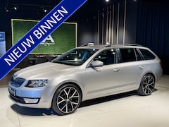 Skoda Octavia Combi - 1.2 TSI Ambition Navi|Carplay|Cruis|PDC|Trekhaak Grijs