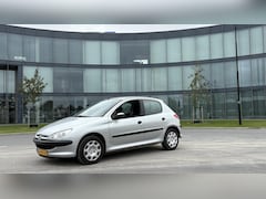 Peugeot 206 - 1.4 XR Eerste eigenaar, slechts 33.600 km