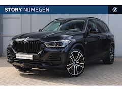 BMW X5 - xDrive45e High Executive Automaat / Panoramadak / Sportstoelen / Achteruitrijcamera / Soft