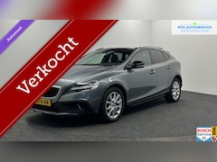 Volvo V40 Cross Country - 1.5 T3 Kinetic PANO CAMERA LEER NAVI