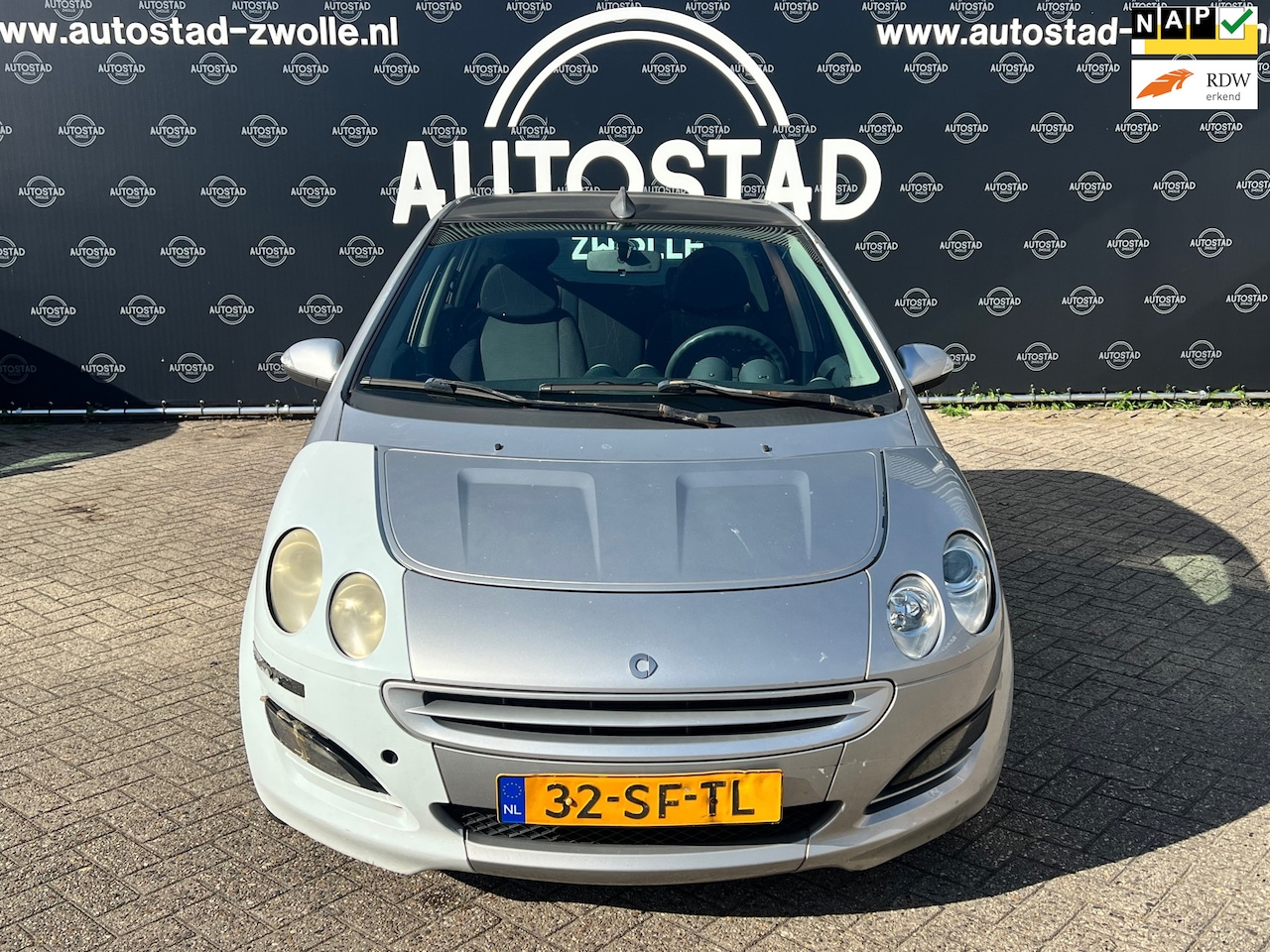 Smart Forfour - 1.3 passion Auto heeft rondom schade - AutoWereld.nl