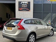Volvo V60 - 2.0T Momentum Automaat 2011