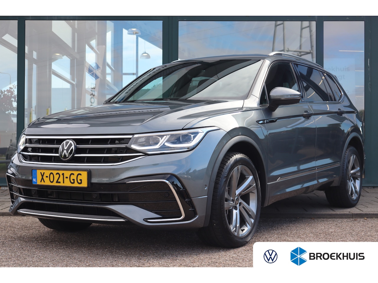 Volkswagen Tiguan Allspace - 149PK 1.5 TSI R-Line Business 7p. | Achteruitrijcamera | Keyless entry | Trekhaak elektris - AutoWereld.nl