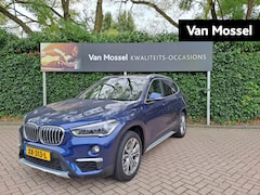 BMW X1 - sDrive20i Orange Edition III | PANO-SCHUIFDAK | HEAD-UP | LEER | CAMERA | STOELVERWARMING