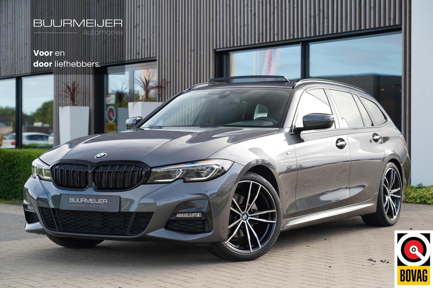 BMW 3-serie Touring - 320i High Executive M - M Pakket - Afneembare trekhaak - Panoramisch schuif/kanteldak - La - AutoWereld.nl