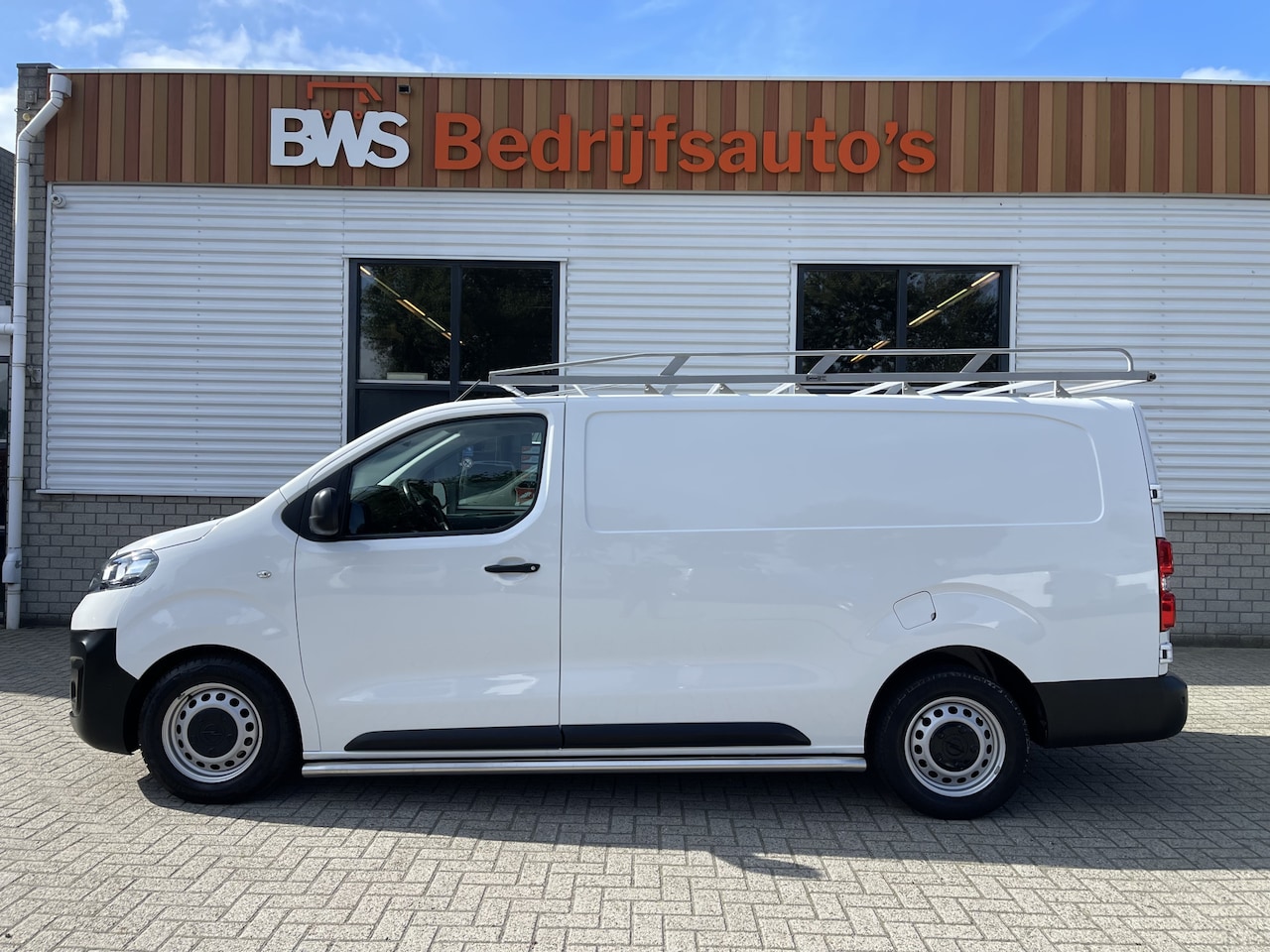 Opel Vivaro - 2.0 CDTI 144pk L3H1 Edition / vaste prijs rijklaar € 17.950 ex btw / lease vanaf € / airco - AutoWereld.nl