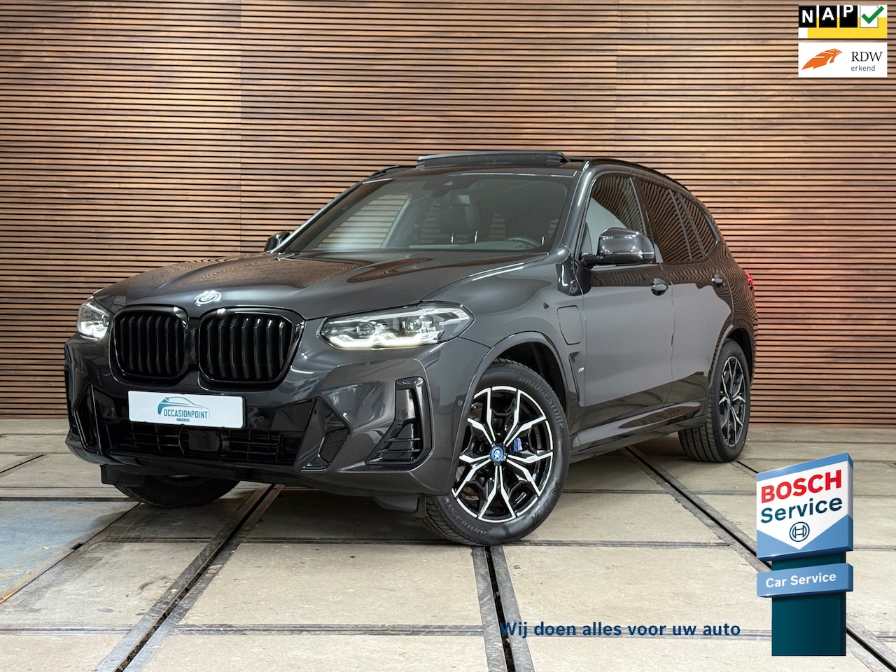 BMW X3 - XDrive30e High Executive | M-Sport Shadow | Pano | HUD | Leder | ACC | Camera - AutoWereld.nl