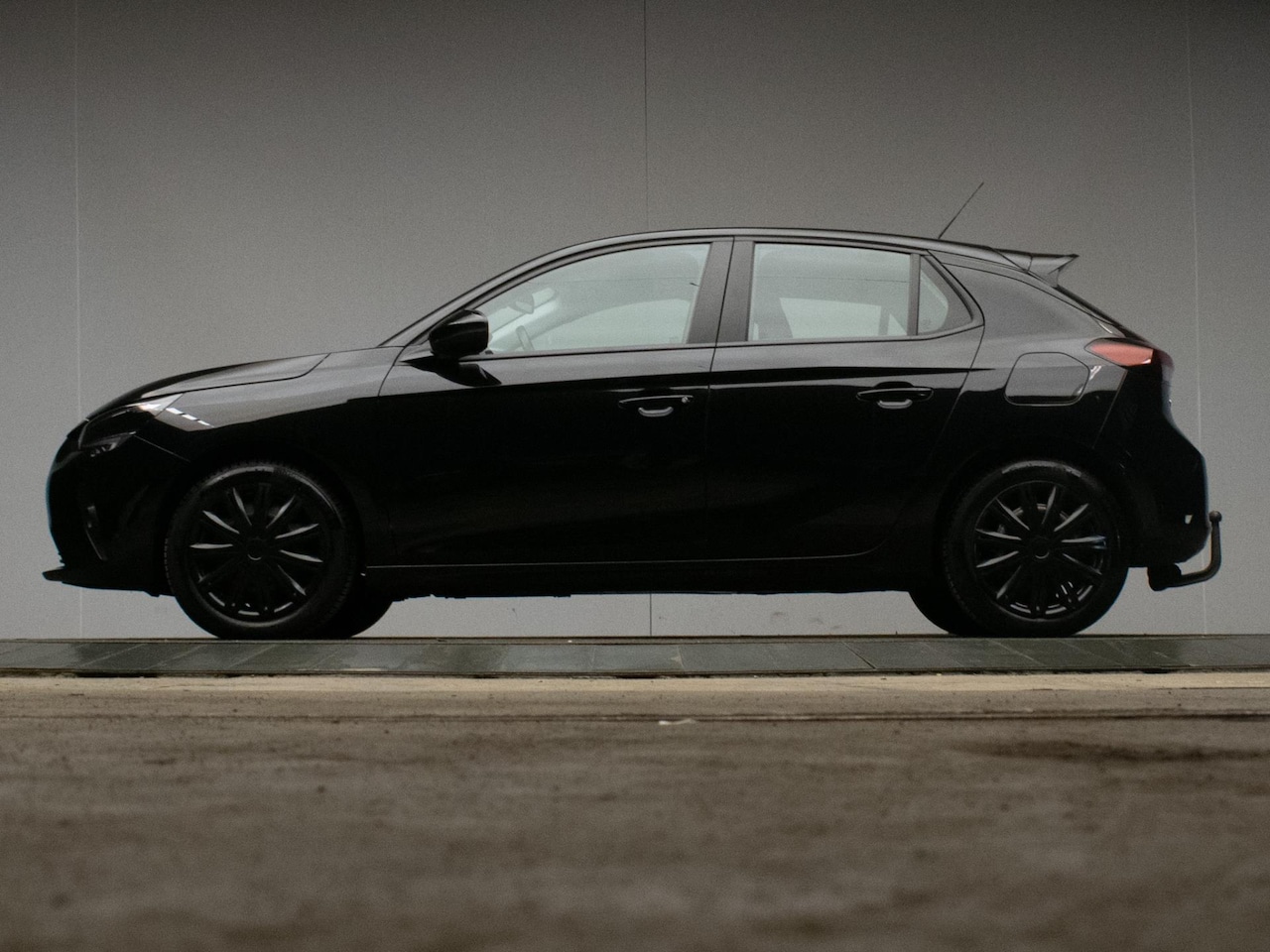 Opel Corsa - 1.2 Edition Sport (CRUISE,LANE ASSIST,BLUETOOTH,BLACK EDITION,TREKHAAK,ELEKTRISCHE PAKKET, - AutoWereld.nl