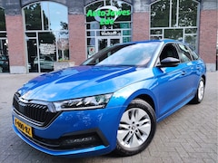 Skoda Octavia Combi - 1.0 e-TSI DSG Sport Business Wegklapbare trekhaak - Adaptieve Cr.control - Stoel+Stuur+Voo