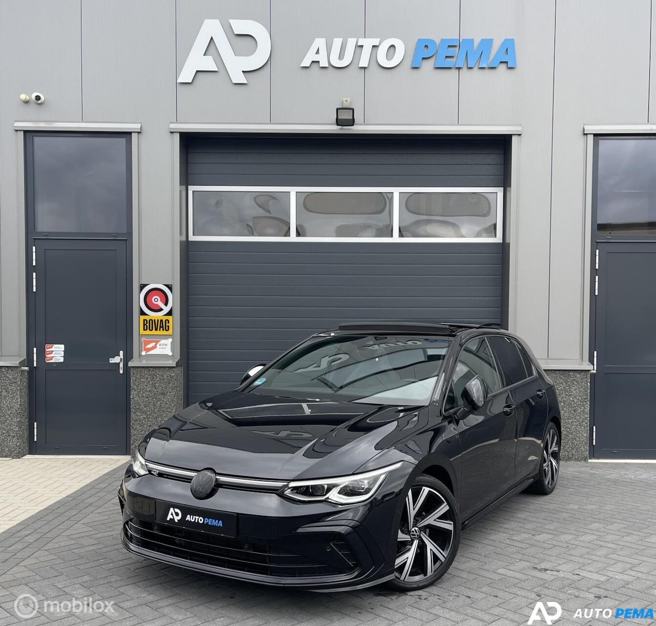 Volkswagen Golf - 1.5 eTSI DSG R-Line 150PK/PANO/IQ L - AutoWereld.nl