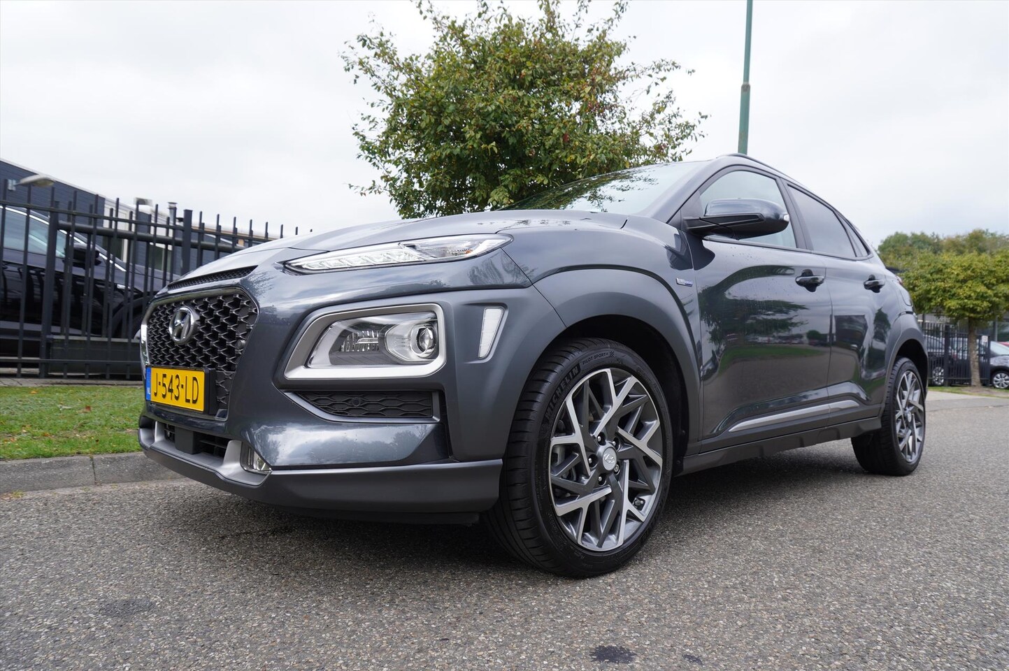 Hyundai Kona - Hybrid 105pk 2WD Premium Automaat Leder Navi Xenon Thaak 37.341 KM - AutoWereld.nl