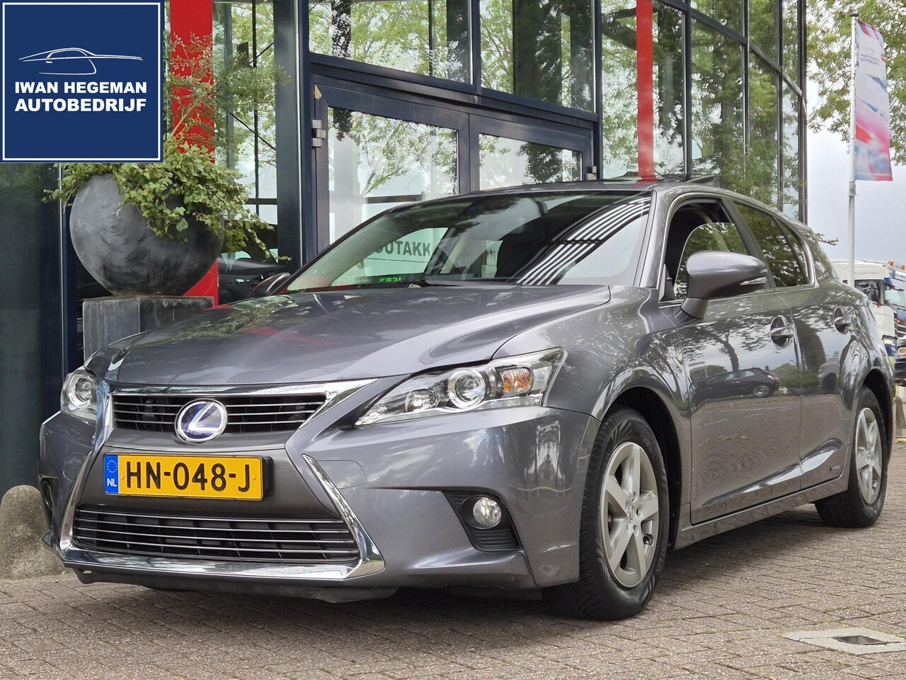 Lexus CT 200h - 25th Edition | Navigatie | LM Velgen | Cruise Control | Climate Control - AutoWereld.nl