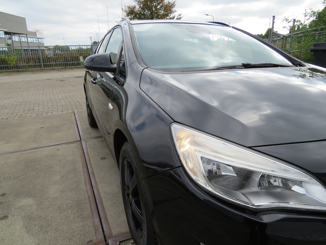 Opel Astra Sports Tourer - 1.4 Selection