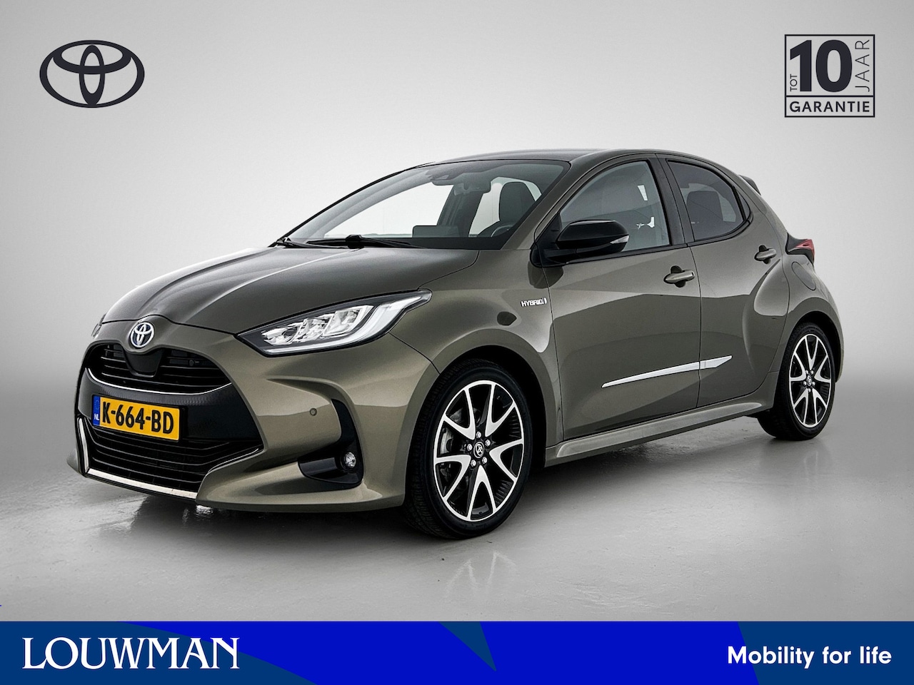 Toyota Yaris - 1.5 Hybrid Executive | Lederen bekleding | Panorama dak | Achteruitrijcamera | Stoelverwar - AutoWereld.nl