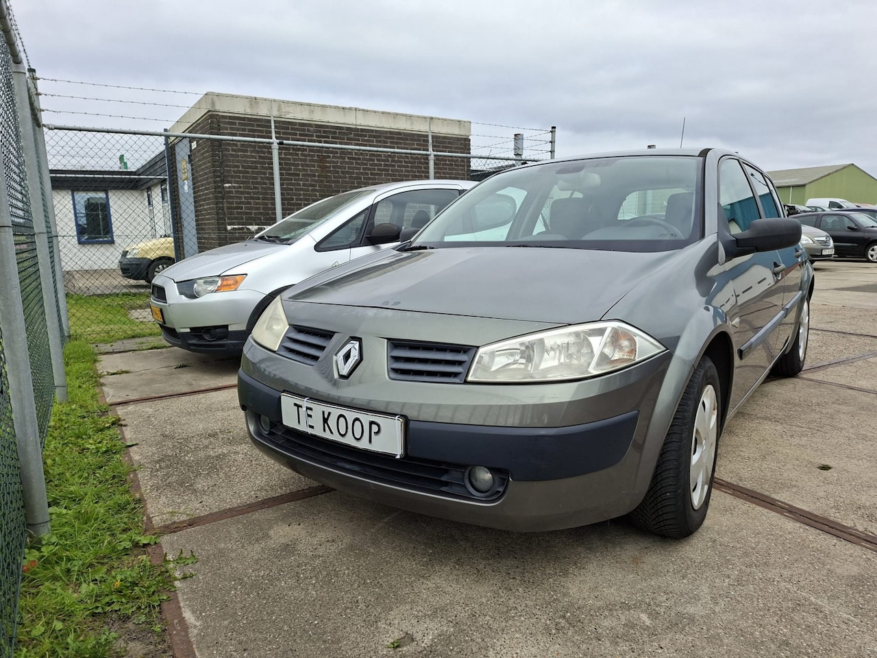 Renault Mégane - 1.6-16V Expression Basis APK 22 NOV. 2026! - AutoWereld.nl