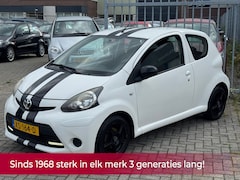 Toyota Aygo - 1.0 VVT-i Comfort White Black Racing Edition Airco l Led l Elek pakket l AUX l NIEUWE APK