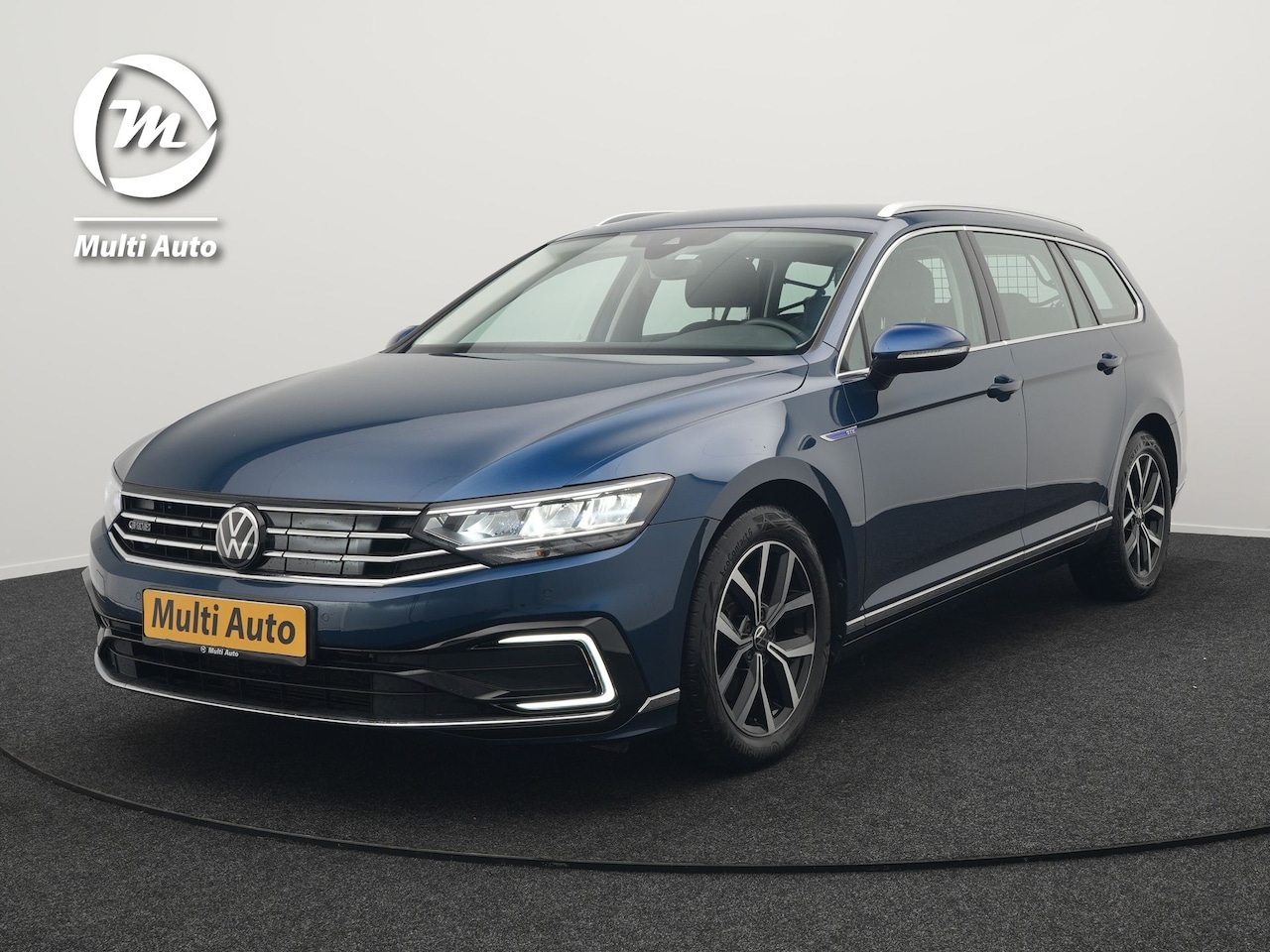 Volkswagen Passat Variant - 1.4 TSI GTE Business Plug In Hybrid 218pk Dealer O.H PHEV | Alcantara Sportstoelen Massage - AutoWereld.nl