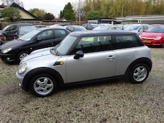 MINI Cooper - 1.6 airco navigatie sport velgen