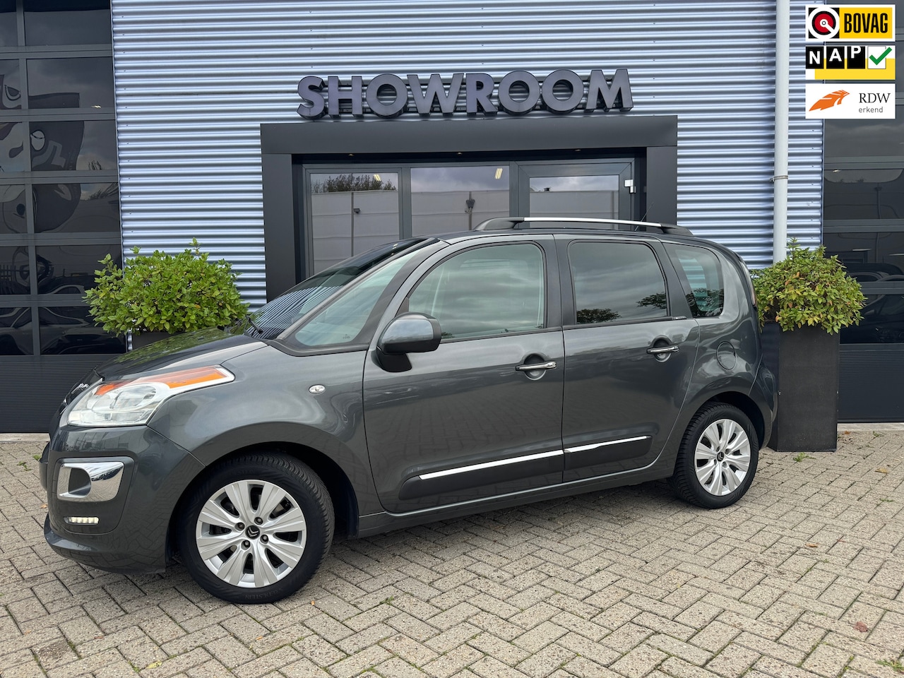 Citroën C3 Picasso - 1.2 PureTech Exclusive Cruisecontrol|Trekhaak|Airco|Lichtmetalenvelgen - AutoWereld.nl