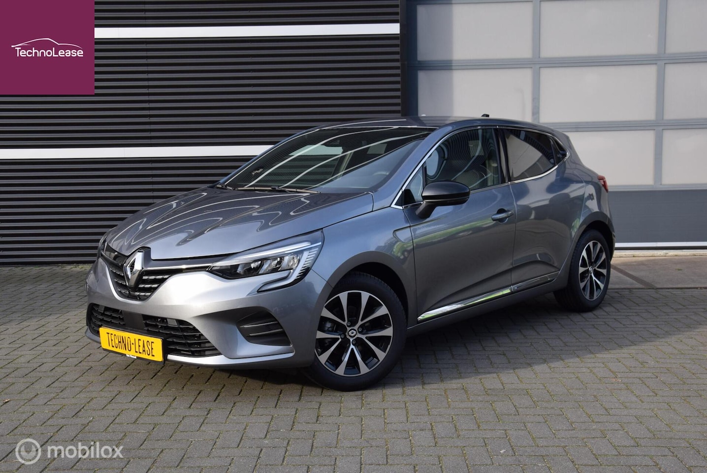 Renault Clio - 1.0 TCe 90 Techno Carplay Navi - AutoWereld.nl