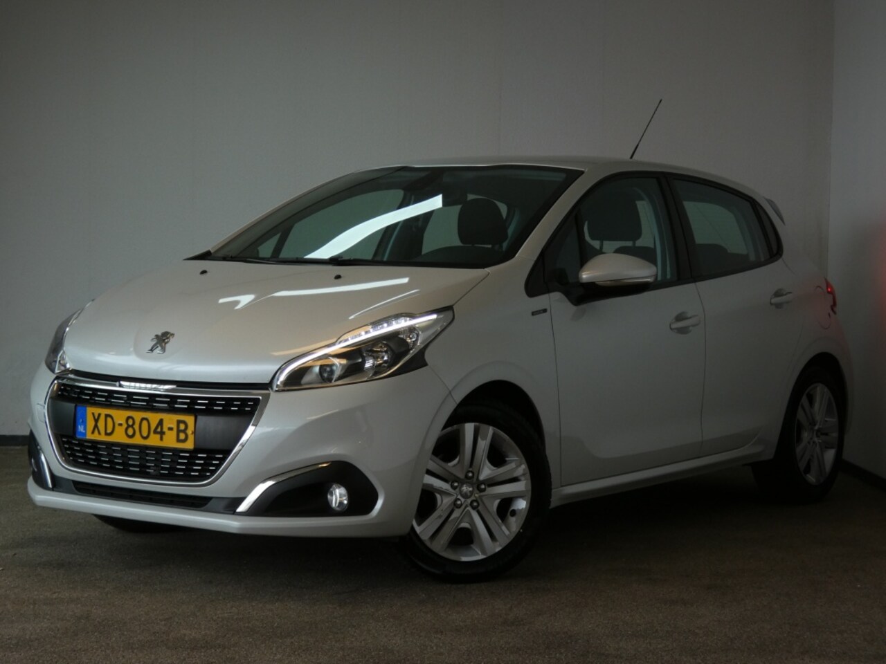 Peugeot 208 - 1.2 PureT. Signature Nwe APK - AutoWereld.nl