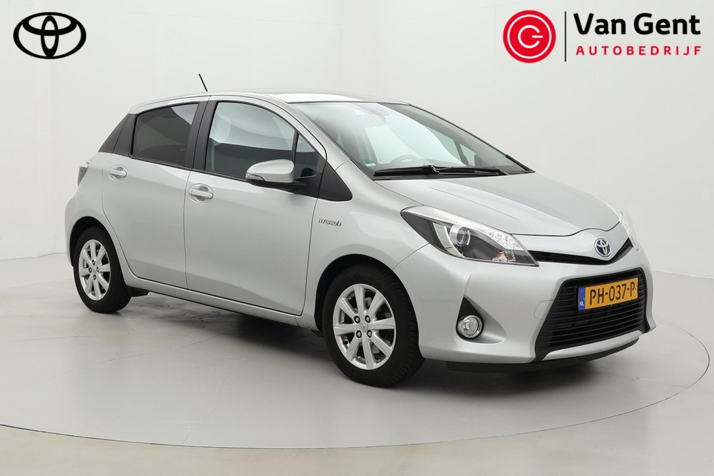 Toyota Yaris - 1.5 Full Hybrid Aspiration | Clima | Camera | 15 inch | Bluetooth | Privacy glas | Elektri - AutoWereld.nl