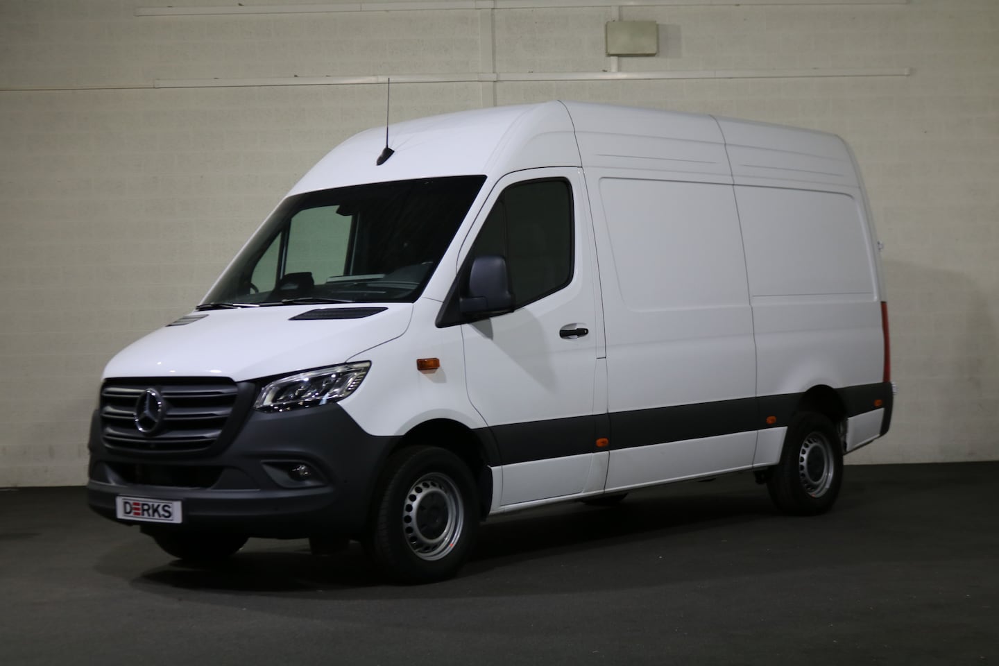 Mercedes-Benz Sprinter - 317 CDI L2 H2 Pro Navigatie Led BPM Vrij - AutoWereld.nl