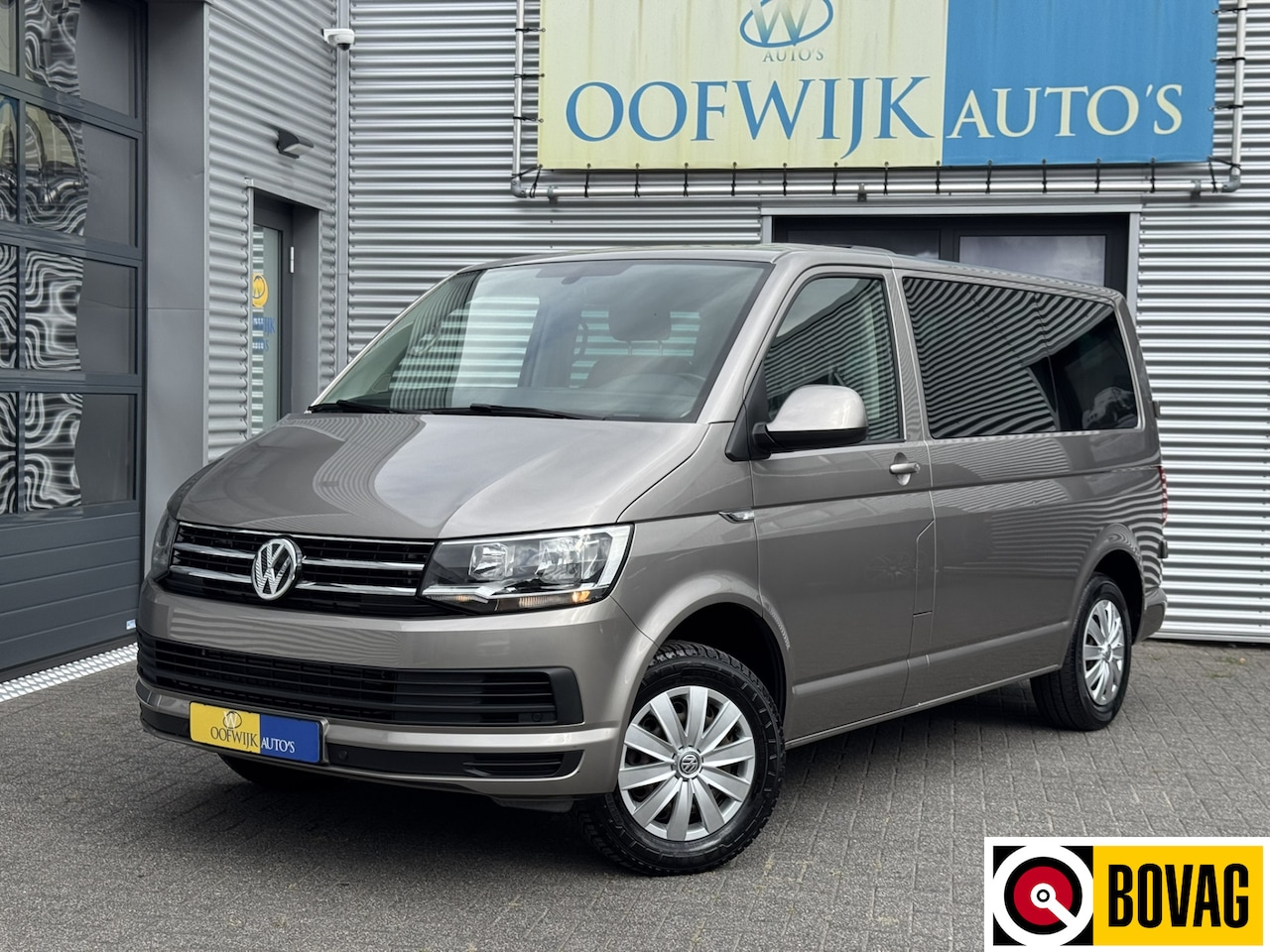 Volkswagen Transporter Caravelle - Rolstoel Vervoer 5 Persoons - AutoWereld.nl