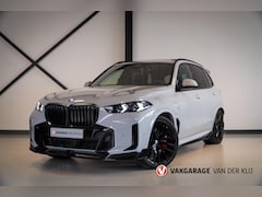 BMW X5 - XDrive50e M-Sport Pro | Panorama | Trekhaak | H/K | 22" | Iconic Glow | Stoelverwarming |