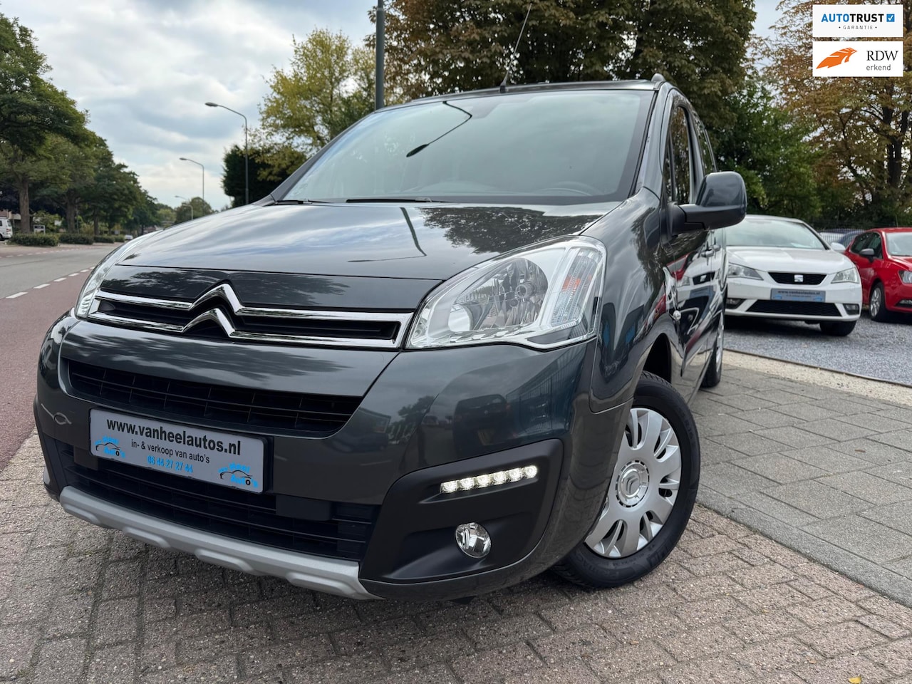 Citroën Berlingo - 1.2 PureTech A-C Elek Pakket Panorama PDC Led - AutoWereld.nl