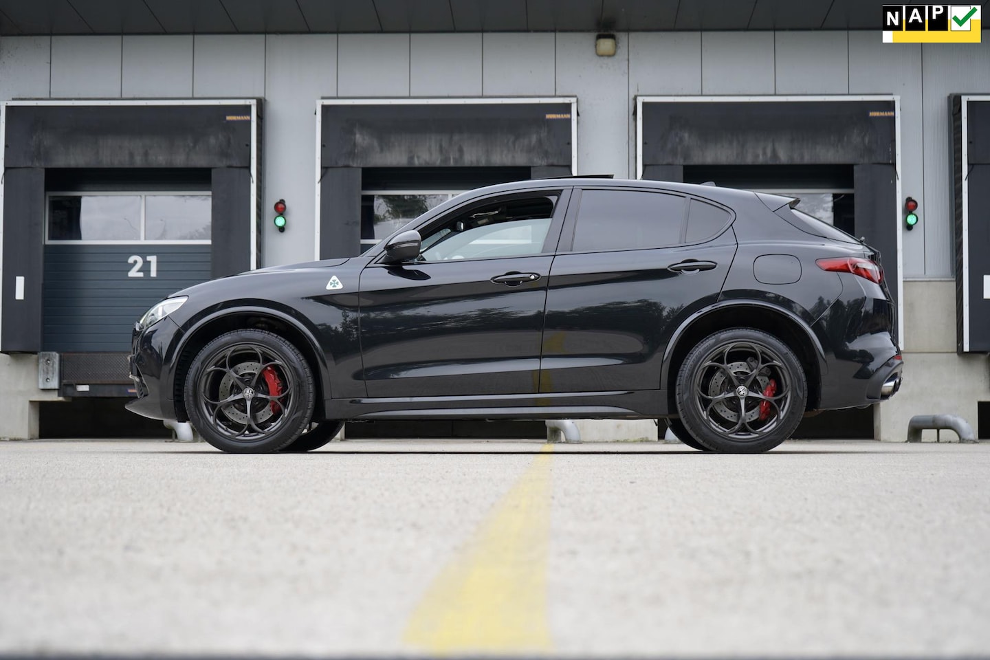 Alfa Romeo Stelvio - 2.9 V6 AWD Quadrifoglio 2.9 V6 AWD Quadrifoglio - AutoWereld.nl
